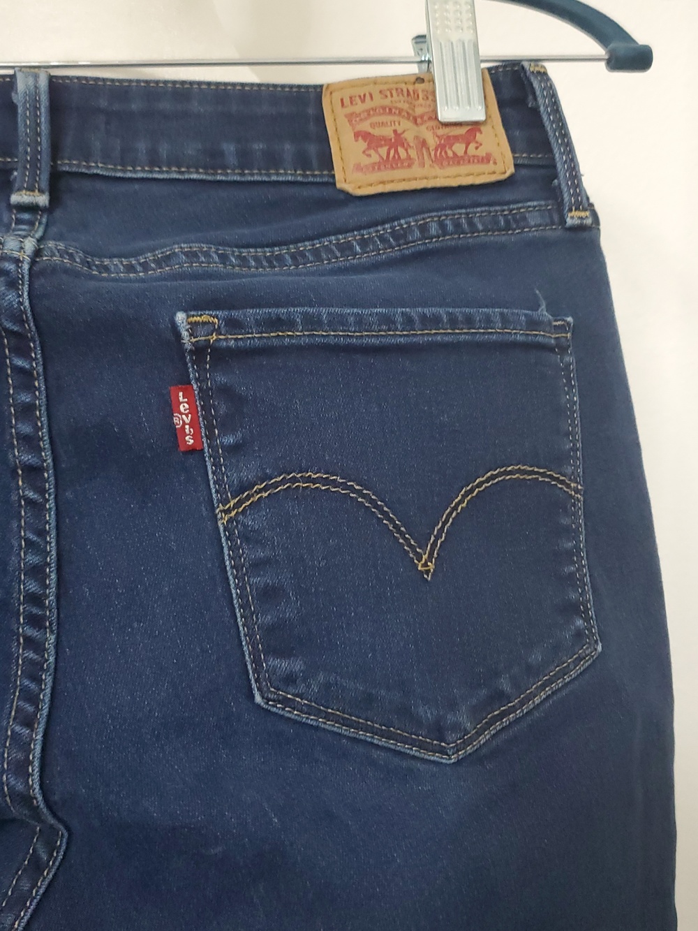 Levi's 811 Curvy Skinny Jeans - 29